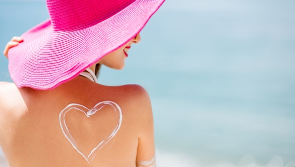 Właściwa pielęgnacja i ochrona skóry podczas słonecznych wakacji