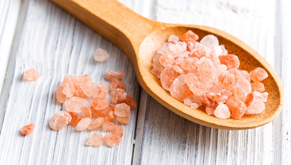 Sól himalajska – czy warto zamienić ją z solą kuchenną?