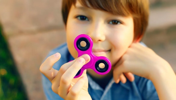 Fidget spinner – gadżet, na punkcie którego oszalał świat!