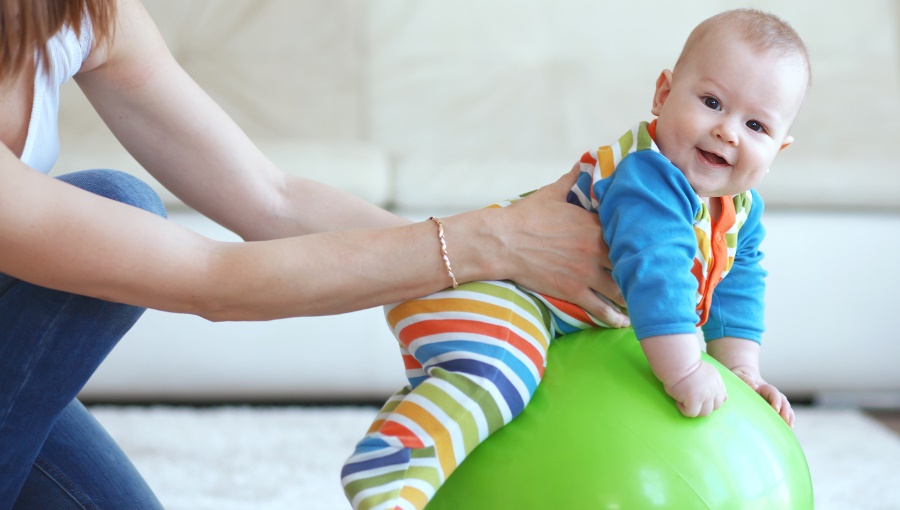 Ćwiczenia z niemowlakiem – powrót do formy po ciąży - rodzinadrowia.pl