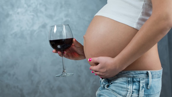 FAS (alkoholowy zespół płodowy) – groźne następstwo spożywania alkoholu w ciąży